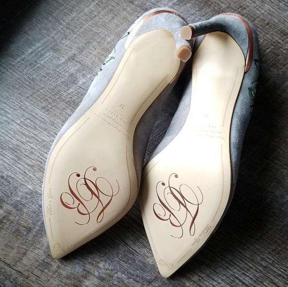 🍒NEW🍒 TED BAKER EMBROIDERED SUEDE PUMPS - Picture 8 of 8